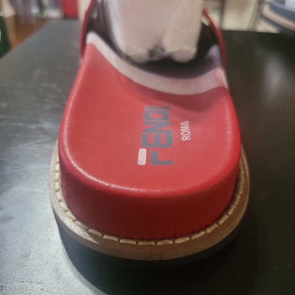 FENDI SLIDES - Picture 6 of 8